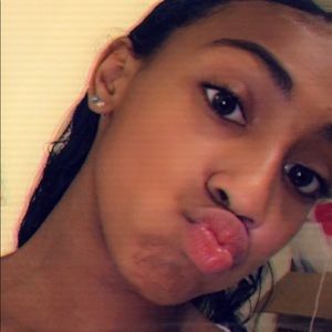 Meet your Posher, Racquel